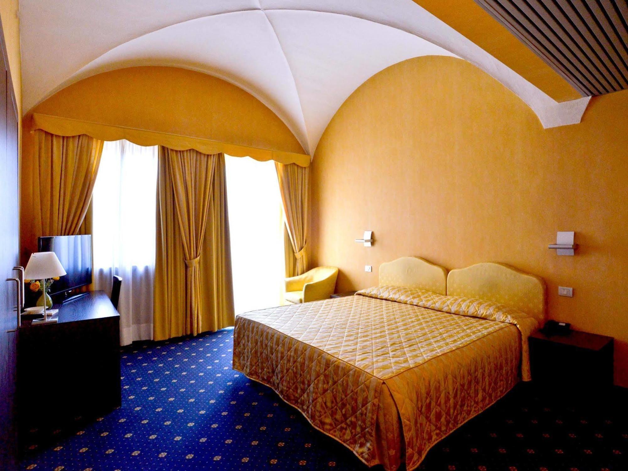 Albergo Della Torre Dal 1891 Trescore Balneario Εξωτερικό φωτογραφία